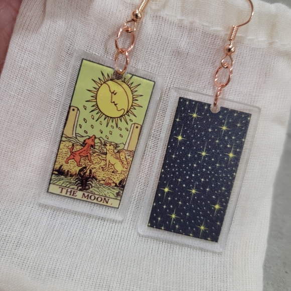 Tarot Card "The Moon" Rose-Gold Resin Earrings - Picture 2 of 4